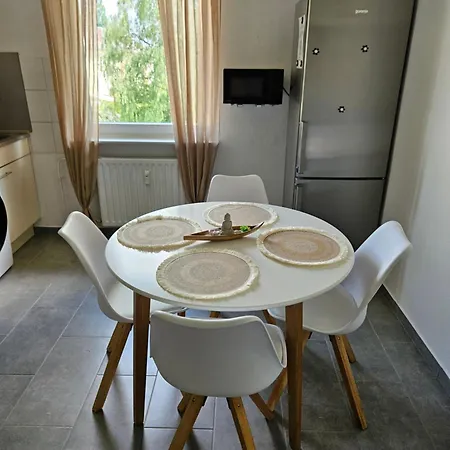 3-zimmer Zentral & In Ruhiger Lage Apartment
